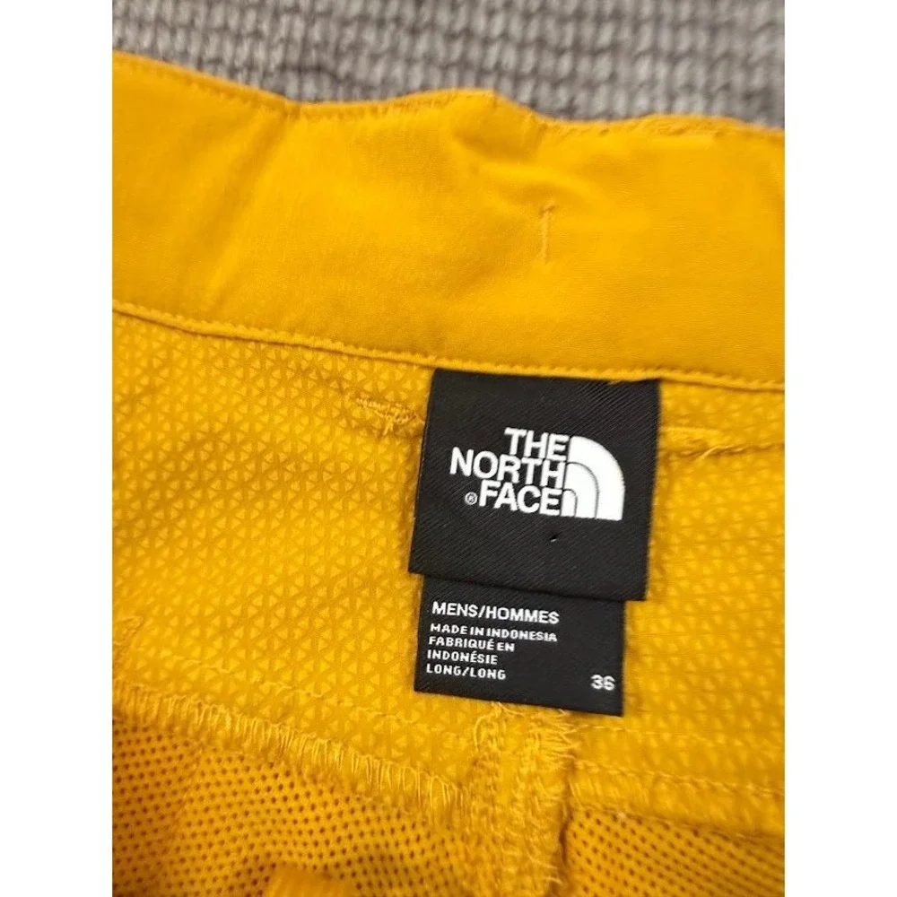 The North Face Mens Hiking Shorts Yellow Size 36X9 Technical Trail Cargo Shorts